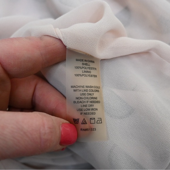 Vince Camuto Women's XS Oversized Short Sleeve Geometric Pattern Pullover Blouse - Picture 9 of 9